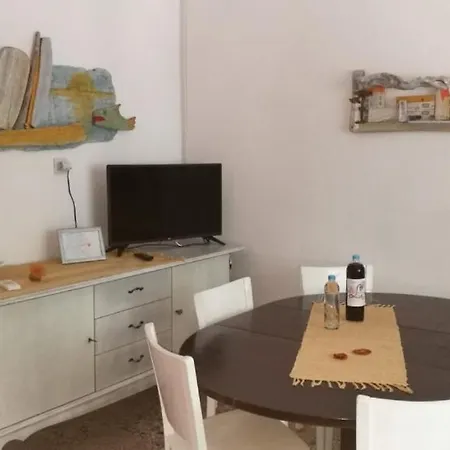 Holiday House In With Air Conditioning, Wifi