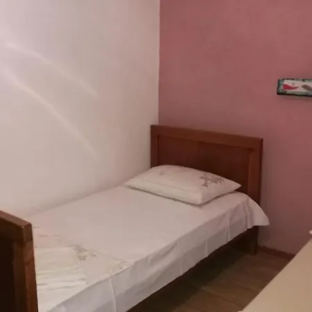 Holiday House In With Air Conditioning, Wifi *