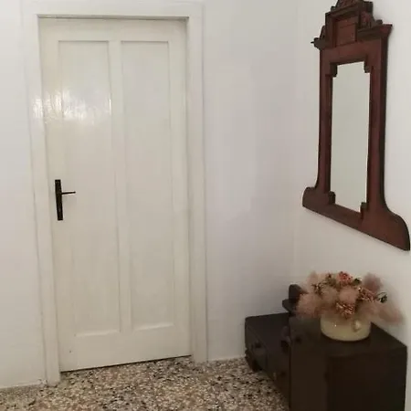 Holiday House In With Air Conditioning, Wifi