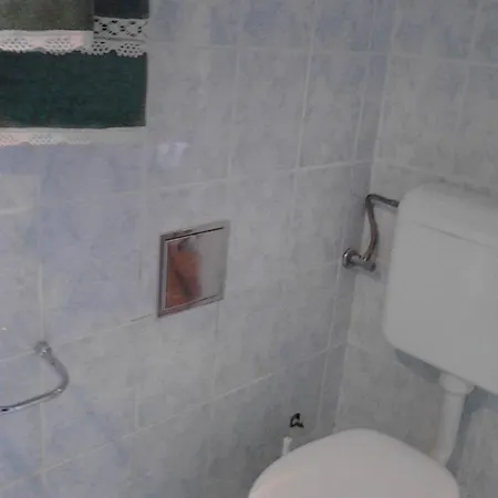 Holiday House In With Air Conditioning, Wifi