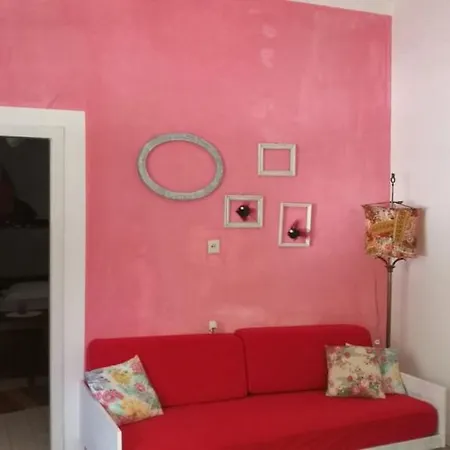 Holiday House In With Air Conditioning, Wifi 別荘