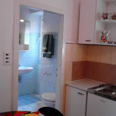 Holiday House In With Air Conditioning, Wifi サマティン